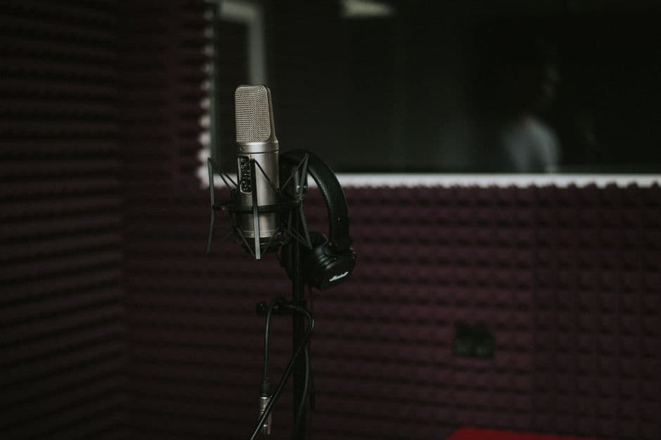 Best Home Studio Gear for Beginners: Budget-Friendly Setup